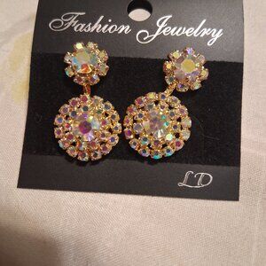 BEAUTFUIL SPARKLING EARRINGSfinal price please cant afford any more discounts, s